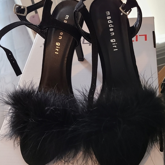 Women Black Sandals Heels - Picture 3 of 3